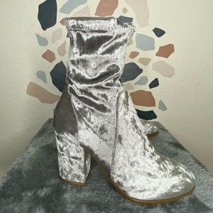 Forever 21 Velvet Ankle Sock Boots Womens 5.5 Silver Block Heels Pull On Shoes